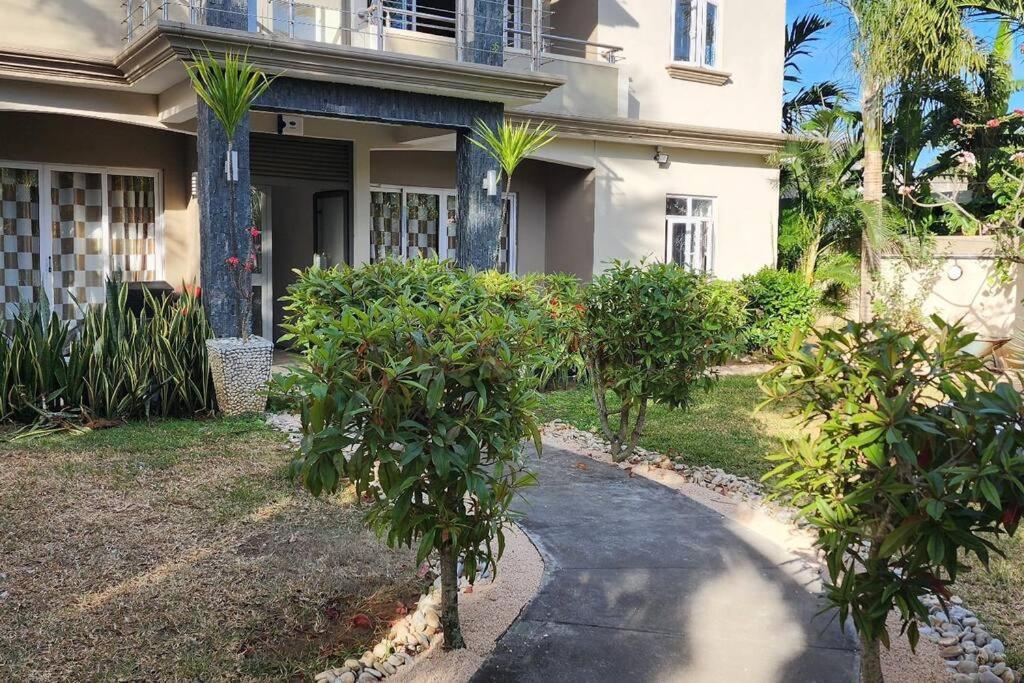 Number 8, 2Nd Floor, Pebble Bay Apartments Grand Bay Ngoại thất bức ảnh